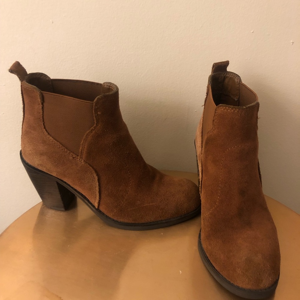 Crown Vintage brown booties